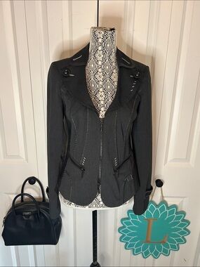 Stunning Crisca Black Tailored Zip-Front Women's Jacket